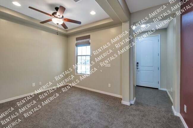 Foto del edificio - 10320 E Tahoe Ave