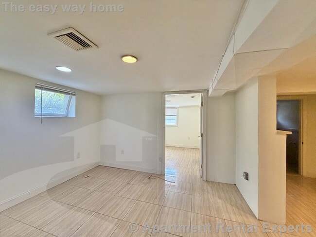 Building Photo - 167-169 Summer St Unit #B