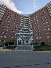 Building Photo - 20 Chesterton Dr