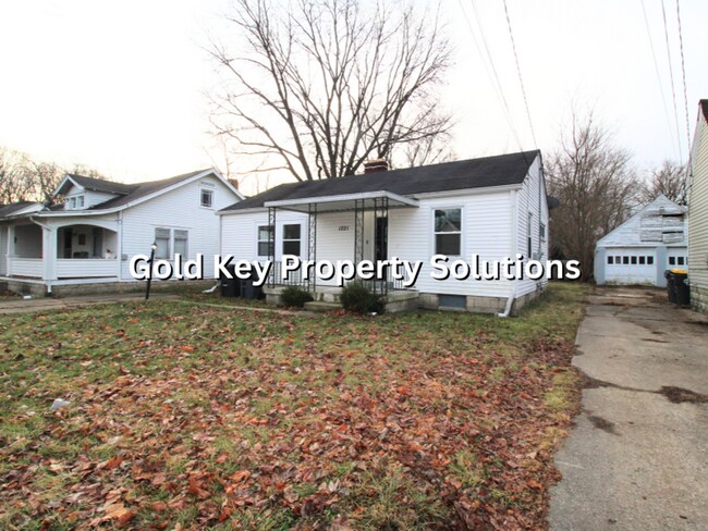 Building Photo - 3 Bed 1 Bath Home with Central Air and Basement (SECTION 8 APPROVED)