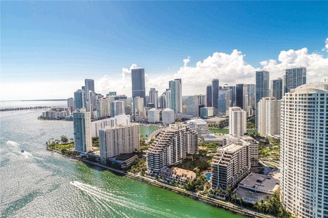 Building Photo - 520 Brickell Key Dr
