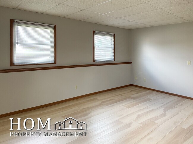 Foto del edificio - 1701 Pleasant View Dr