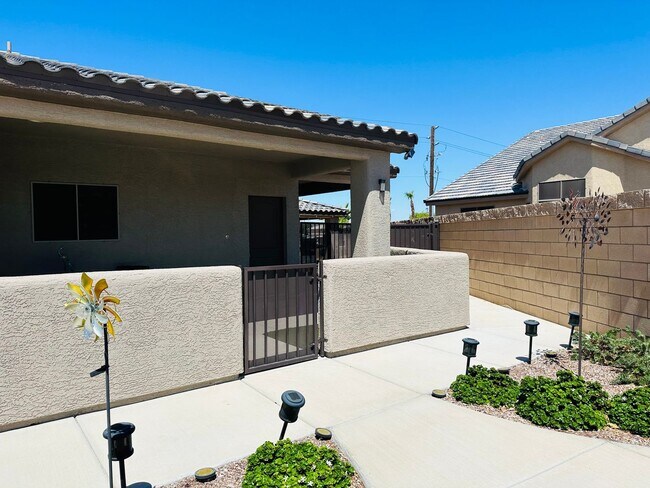 Building Photo - FULL OR SHORT TIME RENTAL 2BD/2BA Fully Fu...