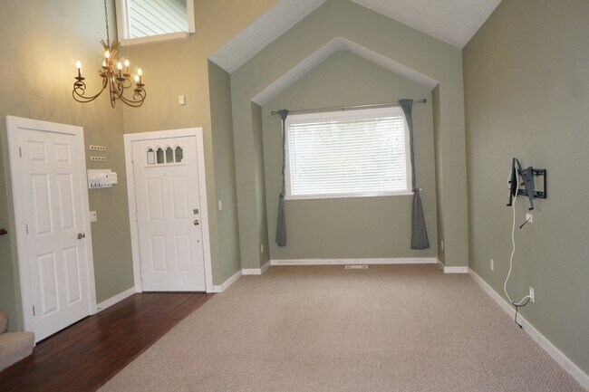 Building Photo - 10602 SW Windsor Pl