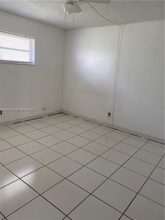 Foto del edificio - 6211 SW 37th St