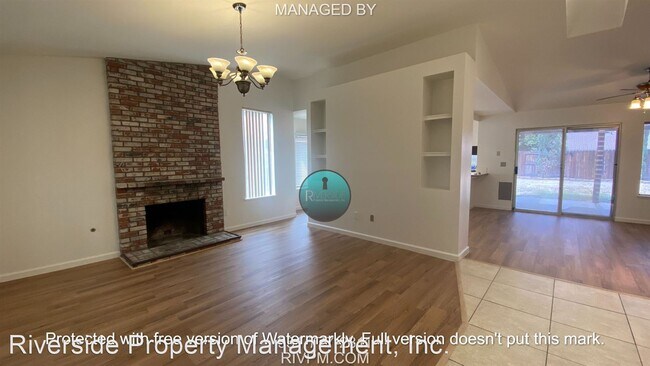 Building Photo - 3 br, 2 bath House - 24052 Royale St.
