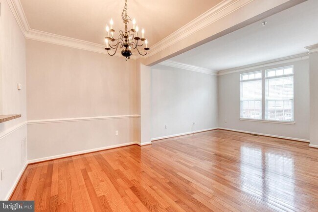 Foto del edificio - 9301 Paragon Way