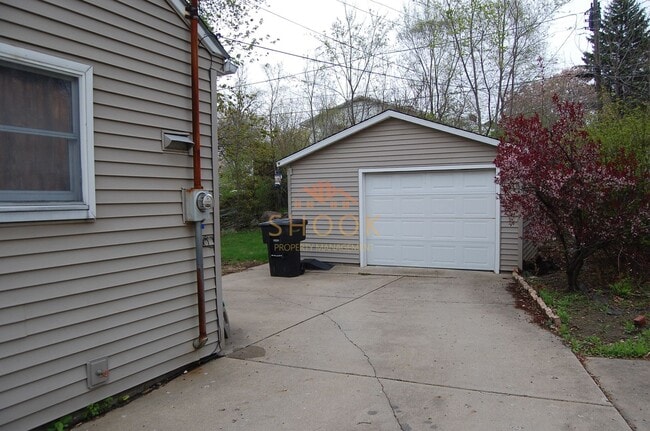 Building Photo - ADORABLE HOME IN CENTRAL LAFAYETTE