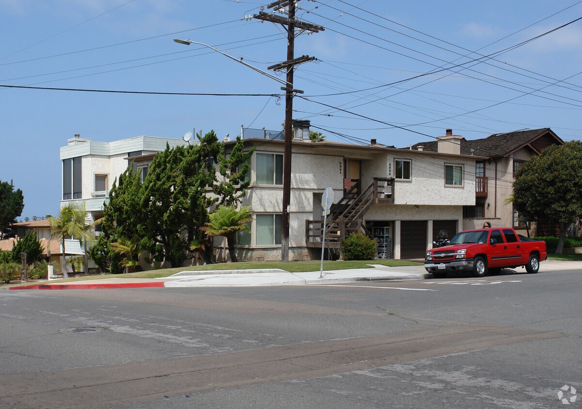 Primary Photo - 4104 Haines St