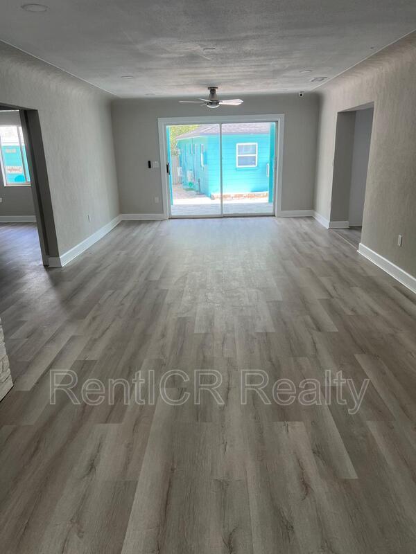 Foto del edificio - 10591 Bay Pines Blvd