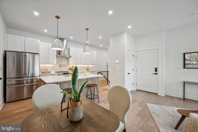 Foto del edificio - 1614 Kilbourne Pl NW