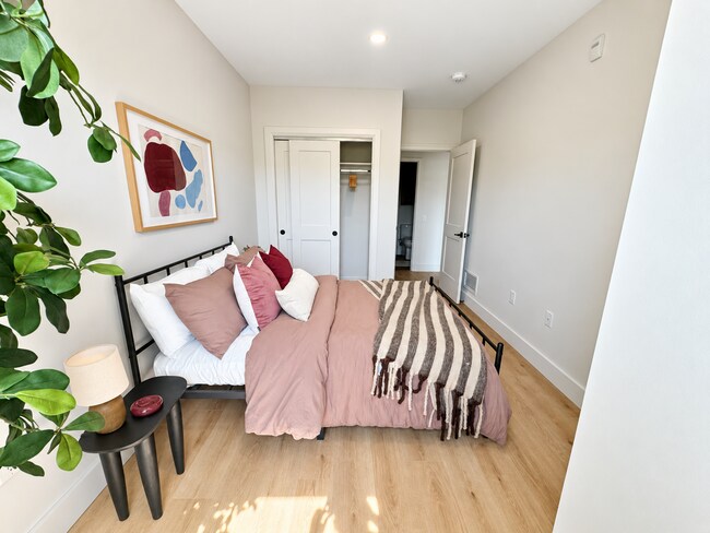Building Photo - 8 Hutt Ln