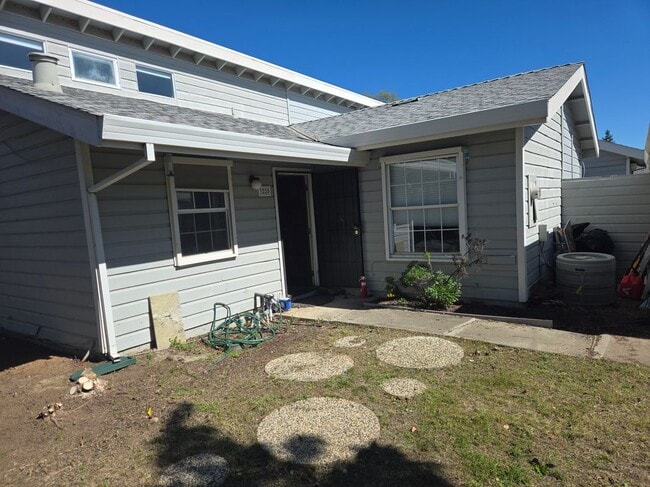 Building Photo - 3225 Oyster Bay Ave