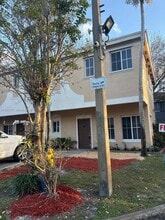 Building Photo - 3928 SW 52nd Ave