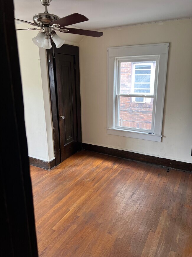 Dormitorio - 664 Spruce St