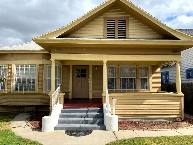 Building Photo - 449 E 43rd Pl