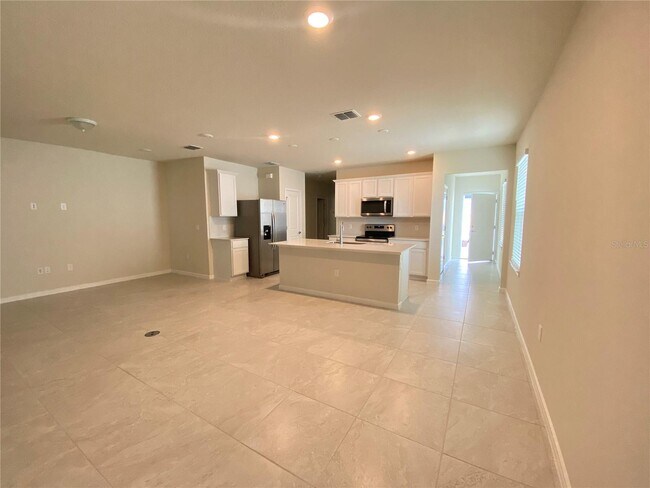 Building Photo - 2110 Charming Ave