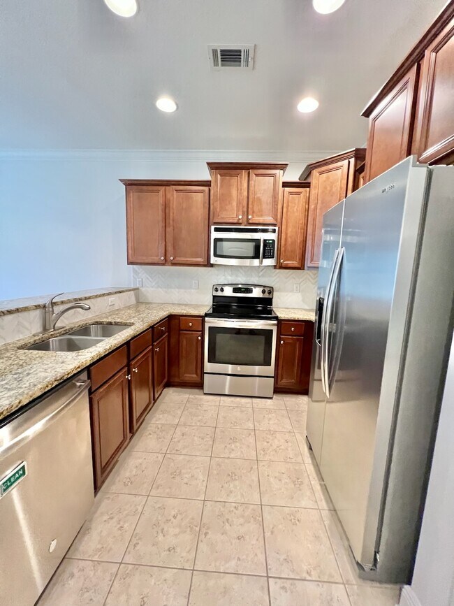 Foto del edificio - 16 W Shady Oaks Dr
