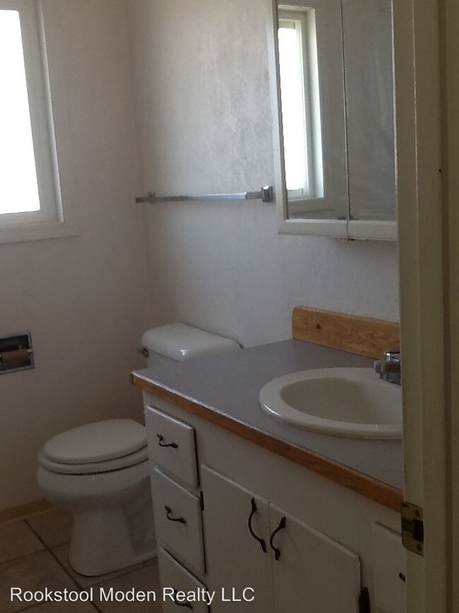 Building Photo - 3 br, 1.5 bath House - 1343 Pleasant