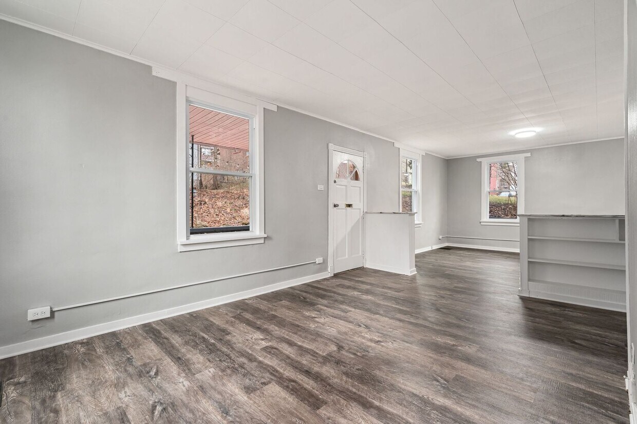 Foto principal - Recently Renovated 3 Bedroom House In Bell...