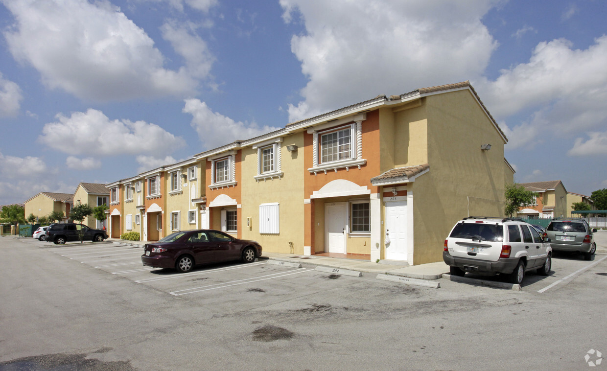 Building Photo - Garden View Villa Homes