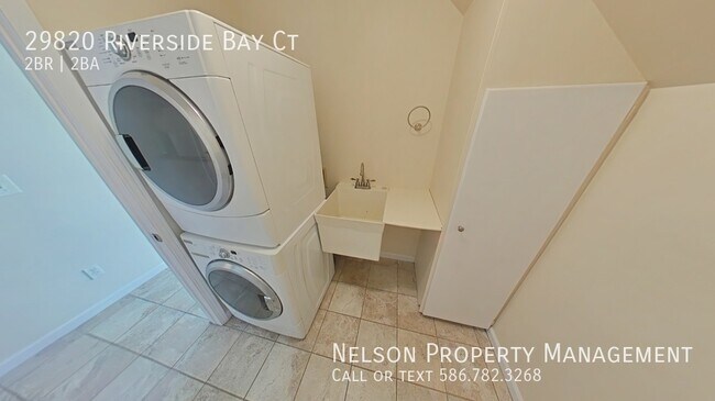 Foto del edificio - 29820 Riverside Bay Ct