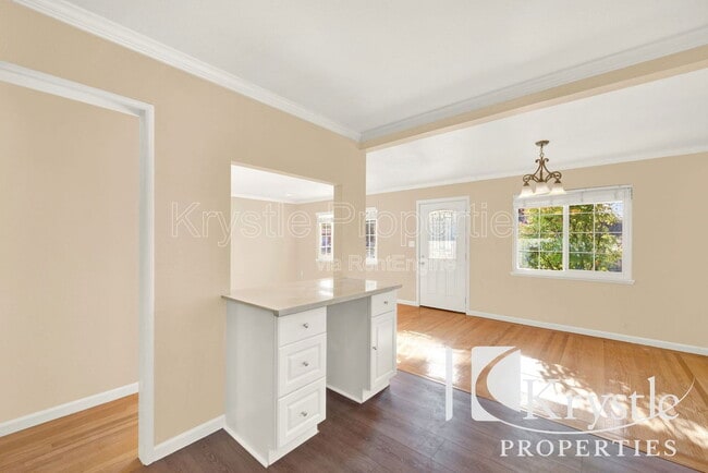 Building Photo - 342 Los Altos Pl