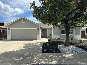 Building Photo - 472 Villa Woods Dr