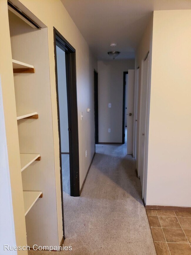 Building Photo - 1180 Dodds Dr