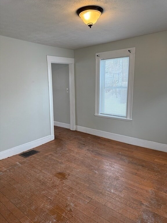 Foto del edificio - 104 Billings Rd