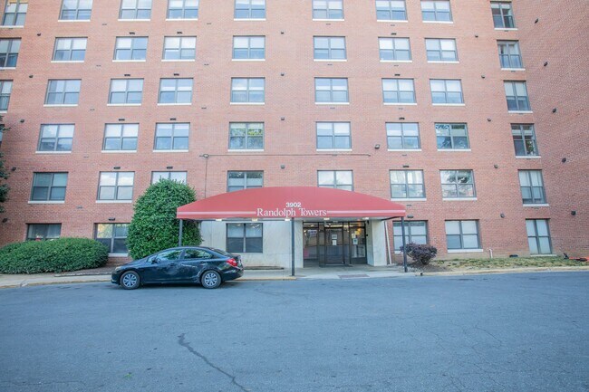 Building Photo - Newly Renovated 1 BR/1 A Condo in Petworth...