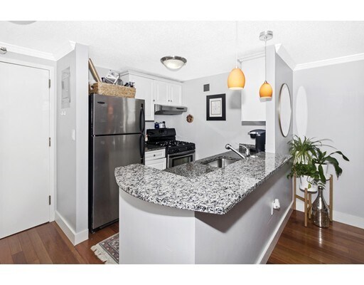 Primary Photo - 42 8th St