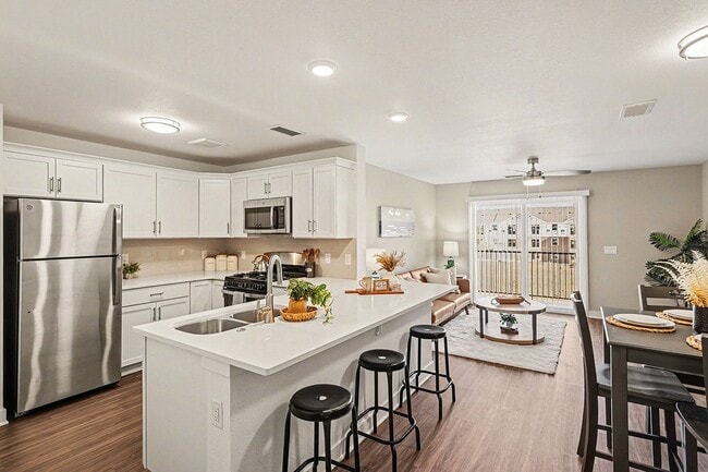 Foto del edificio - The Grove Apartment Homes