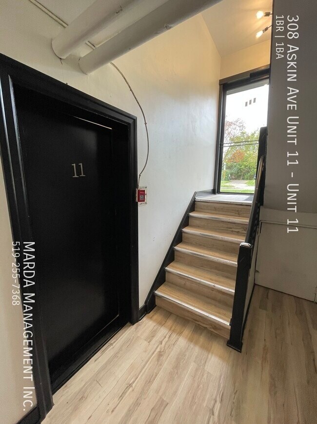 Photo du bâtiment - RENOVATED COZY 1 BED / 1 BATH + DEN NEAR U...