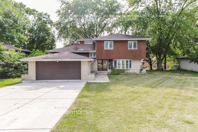 Building Photo - 9922 S 86th Ave
