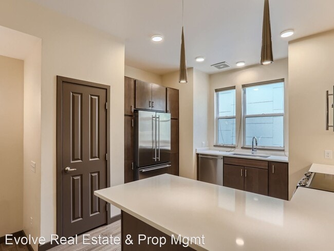 Building Photo - 2 br, 2.5 bath House - 385 22nd St #5