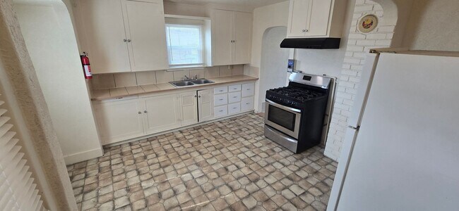 Foto del edificio - 2518 Applegate Ave