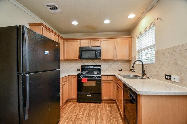 Foto del edificio - 13106 Kingston Point Ln
