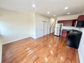 Building Photo - 332 N 41st St