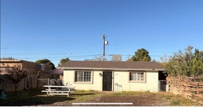 Building Photo - 1522 E 9th St