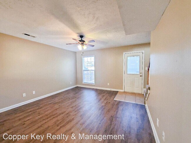 Building Photo - 2 br, 1.5 bath House - 560 Hietts Lane #6