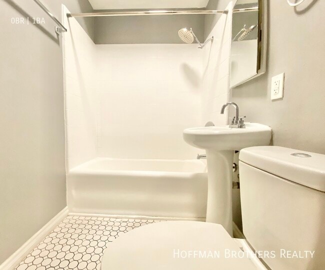 Building Photo - 854 S Oxford Ave