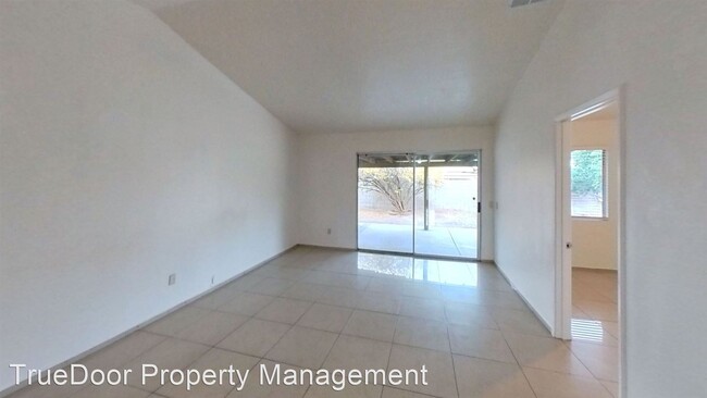 Building Photo - 4 br, 2 bath House - 824 S Lassen Ave