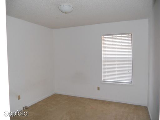Building Photo - 720 Parkway Place Dr