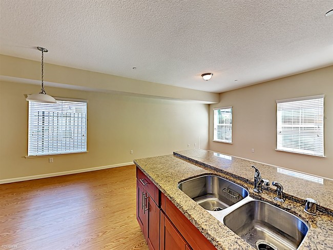 Building Photo - 5497 Carlson Dr