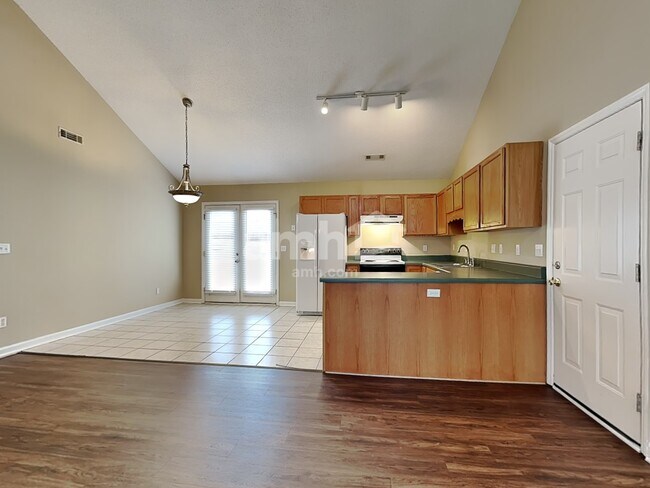 Foto del edificio - 1473 Lewisburg Pointe Dr