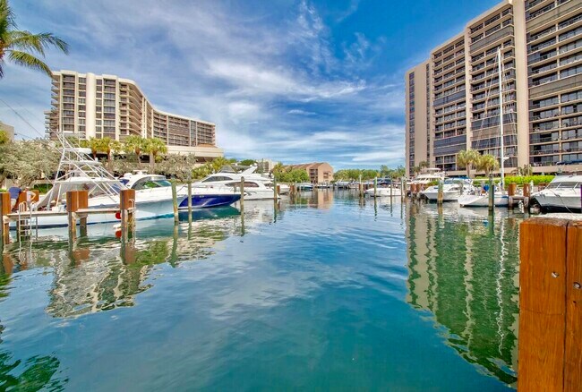 Foto del edificio - 4748 S Ocean Blvd