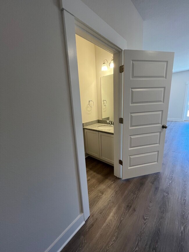 Foto del edificio - 9649 Nature Creek Blvd