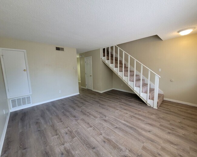 Foto del edificio - 2155 Schwab Ct