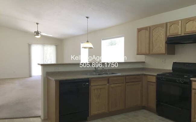 Foto del edificio - 3BR 2Bath - Near Rio Rancho Middle School